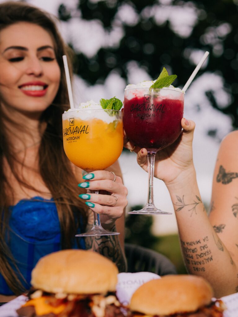 Dia Delas no Quuiosque Mirroah: eletrônico + samba| 12h