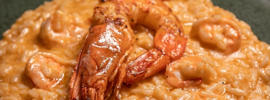 Quiosque Amor: risoto de camarão com limão traz sabor italiano para a orla de Copacabana