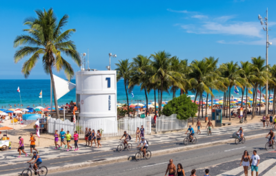 Guia prático para o show da Shakira: descubra banheiros, duchas e guarda-volumes na orla de Copacabana