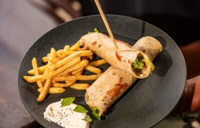 Quiosque Rayz: wrap de frango leve e saboroso para dar ritmo aos dias ensolarados no Leme