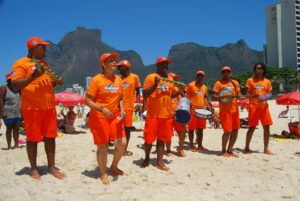 Dia do Gari: eles cuidam da cidade e fazem bonito na orla 2