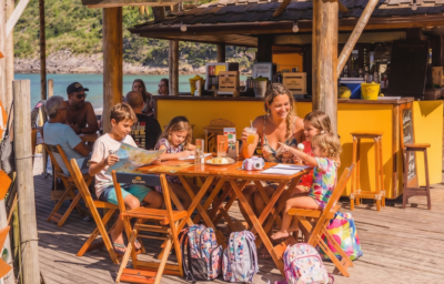 Qual quiosque combina com a sua mãe? Descubra o point perfeito para celebrar o Dia das Mães na orla 1