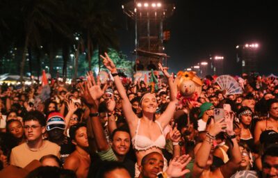 Turistas sul-americanos impulsionam movimento na orla após show de Shakira em Copacabana