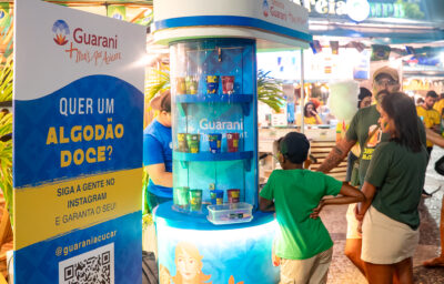 Açúcar Guarani aposta em drinks temáticos e algodão-doce para animar a temporada de futebol na orla