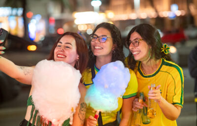 Açúcar Guarani leva drinks temáticos e algodão-doce à orla carioca na temporada de futebol 1