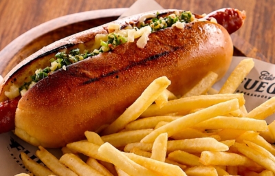 Novidade na orla: conheça o Choripan do Quiosque Casa Fuego