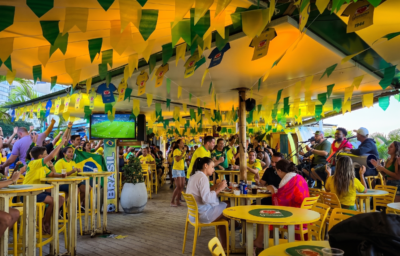 É estreia: Brasil entra em campo neste sábado e torcedores já podem escolher quiosques no site Arena Orla: veja como navegar