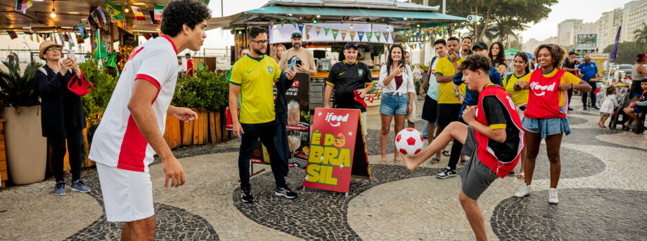 iFood transforma orla carioca em pontos de experiência com ativações interativas e brindes exclusivos