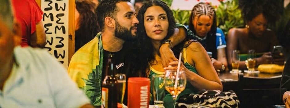 O amor está na orla: quiosques criam experiências românticas para celebrar o Dia dos Namorados
