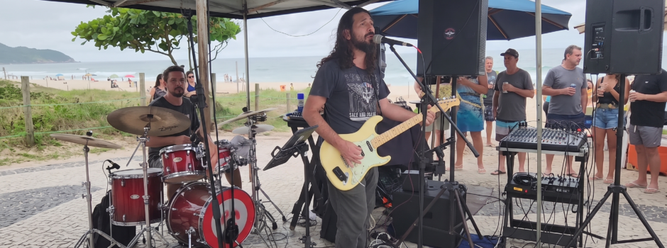 Dia Mundial do Rock: Quiosque Bells leva a energia do gênero à orla do Recreio