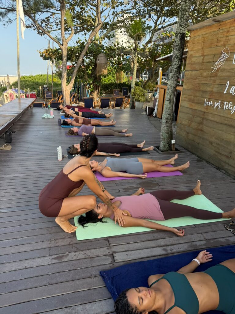 Bondai Yoga Café leva uma manhã de conexão e bem-estar para a praia da Barra da Tijuca 1