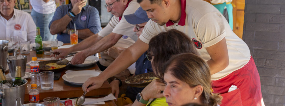 Dia do Garçom: quem serve à mesa também faz parte da experiência da orla carioca 2