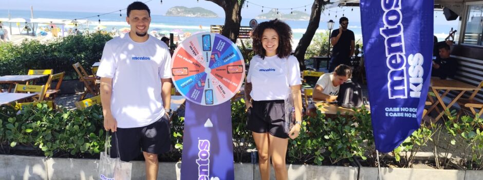 Na temporada de shows, Mentos Kiss transforma a orla carioca em ponto de novas conexões