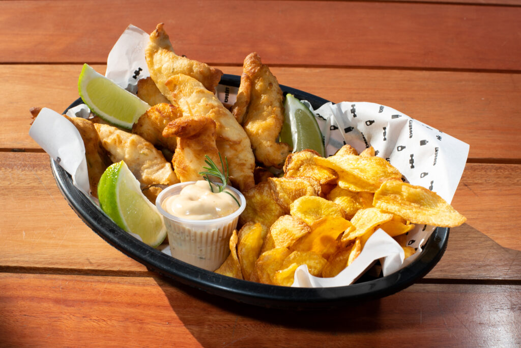 Onde comer peixe na praia do Rio: 5 quiosques para conhecer 2