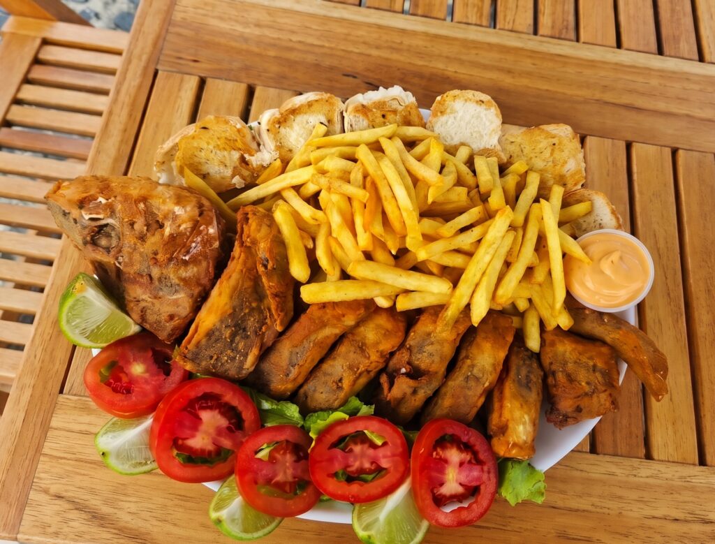 Onde comer peixe na praia do Rio: 5 quiosques para conhecer 3