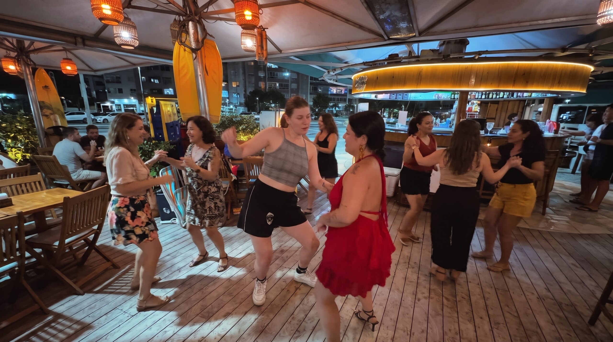 Onde dançar no Rio de Janeiro? 5 quiosques para aprender novos ritmos na orla 3